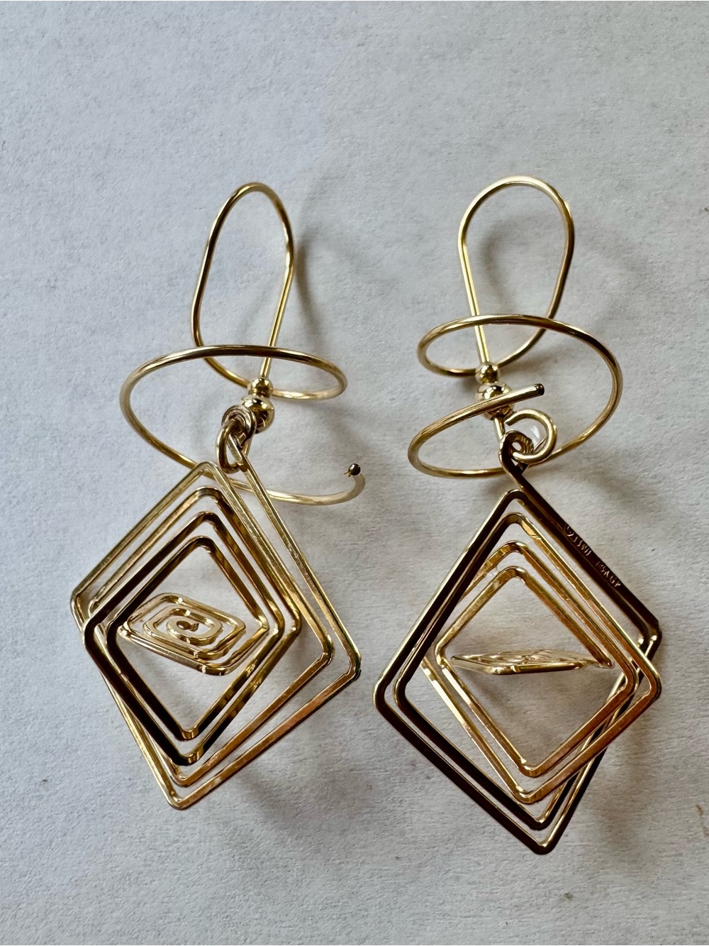 Vintage Harry Mason EARSPIRAL Geometric Square Earrings Gold Tone Modernist 90s